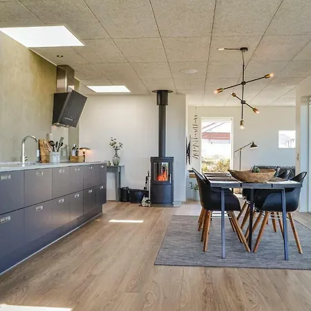 Three-bedroom Holiday In *